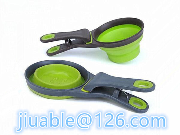 2 colour folding dog food spoon mold