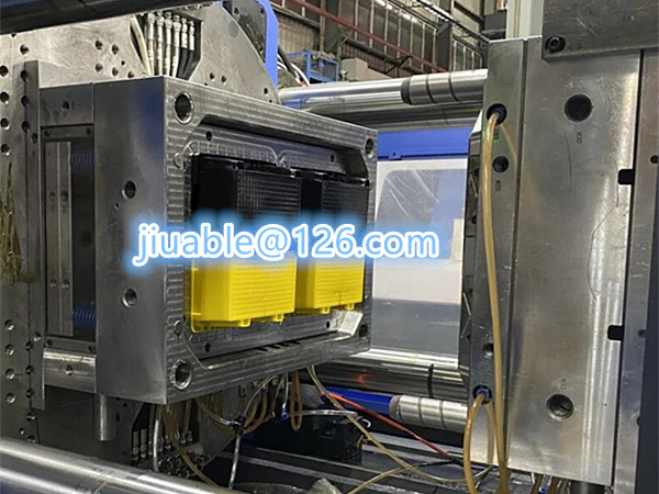 dual shot nesting crate mold